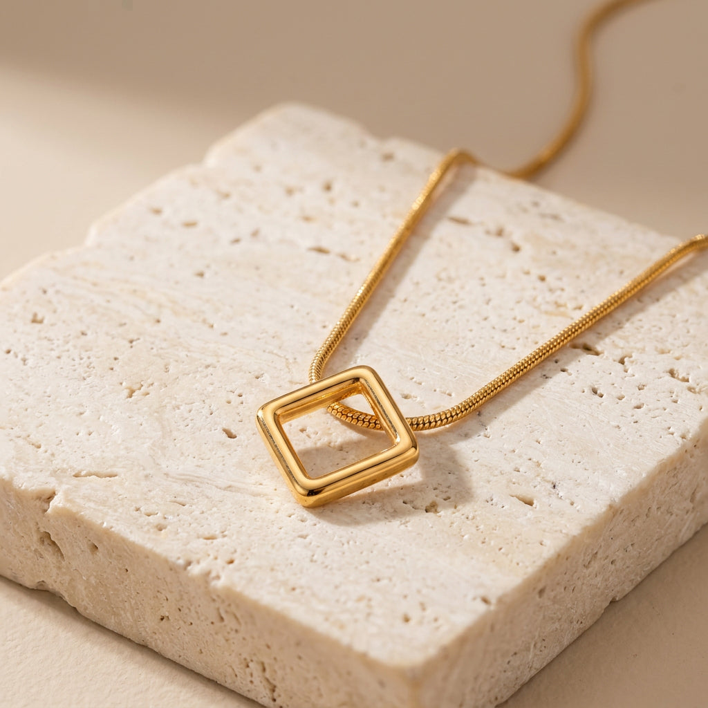 Elite Charming Women Necklaces & Chains