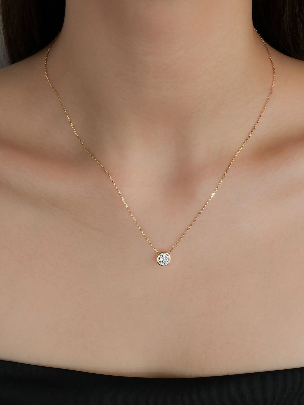 Allure Glittering Women Necklaces & Chains