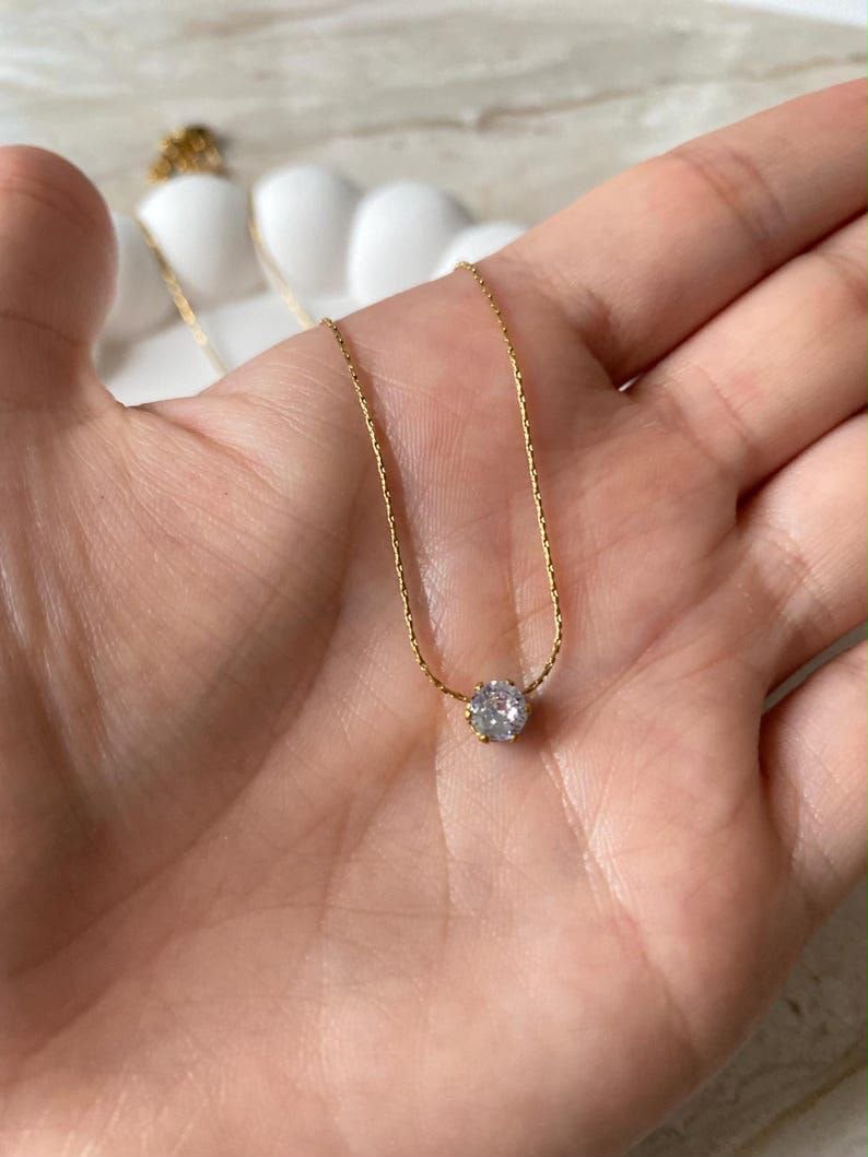 Allure Glittering Women Necklaces & Chains